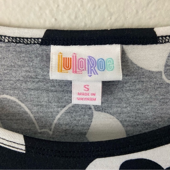 LuLaRoe Irma Disney Minnie Mouse Top Novelty Print Black White Sz S - Picture 5 of 7